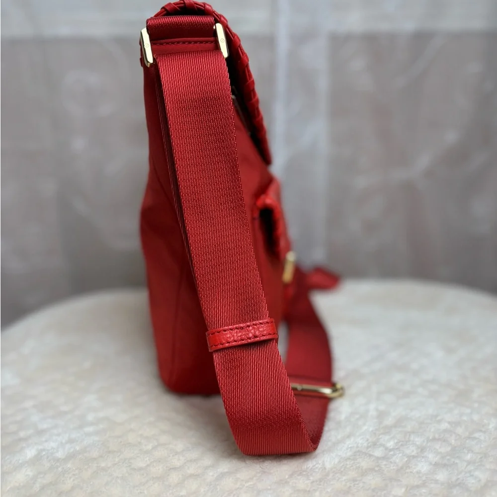 Tory Burch Red Crossbody Bag with Whipstitch Trim - Picture 7 of 16